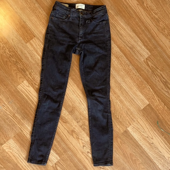 Black denim skinny jeans. - Picture 2 of 3